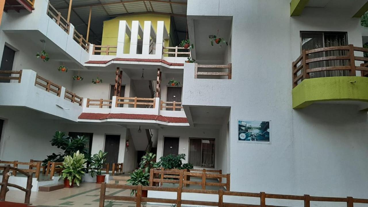 Ruturaj Inn Alībāg Buitenkant foto